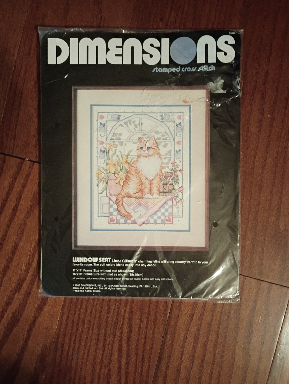 Dimensions Stamped Cross Stitch Kit Vintage 1988 Window Seat by Linda Gillum New